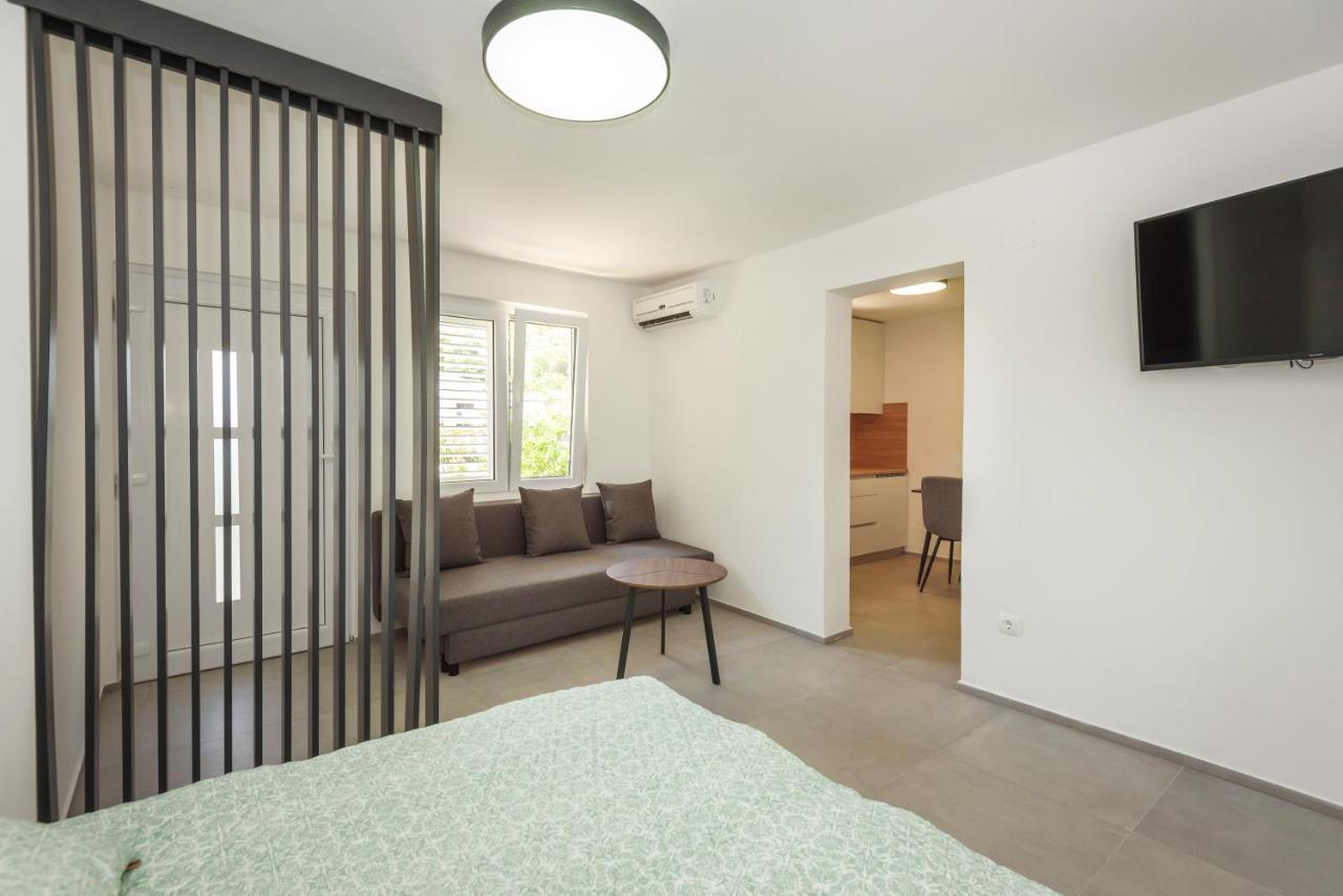 Ferienwohnung Family House Grey Duboka Exterior foto