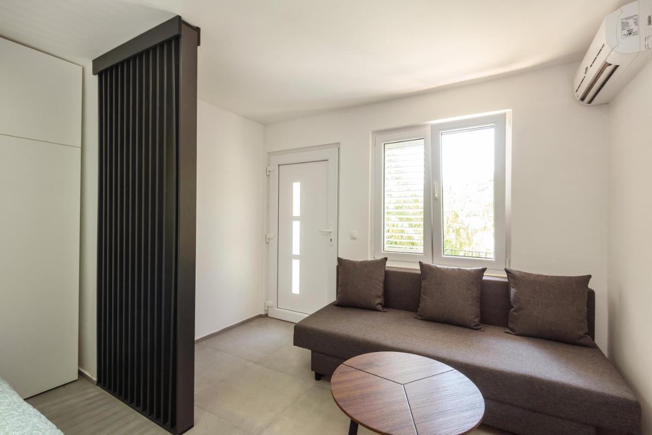 Ferienwohnung Family House Grey Duboka Exterior foto