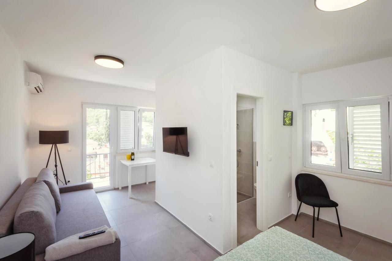 Ferienwohnung Family House Grey Duboka Exterior foto