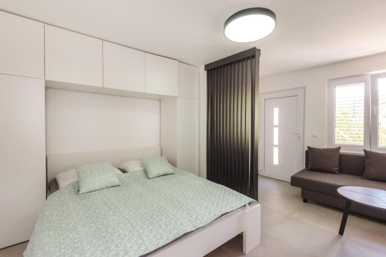 Ferienwohnung Family House Grey Duboka Exterior foto